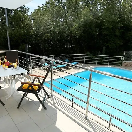 公寓 Dragi With Pool, Sauna, & Whirlpool
