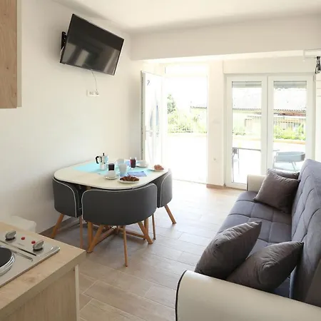 Apartman Dragi With Pool, Sauna, & Whirlpool *