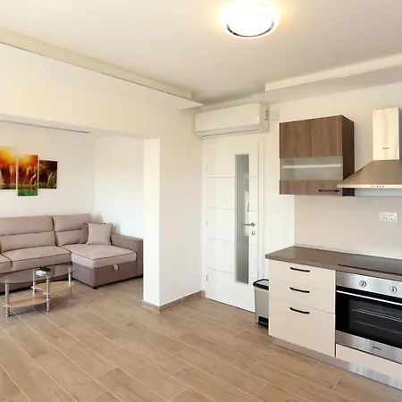 Apartman Dragi With Pool, Sauna, & Whirlpool *
