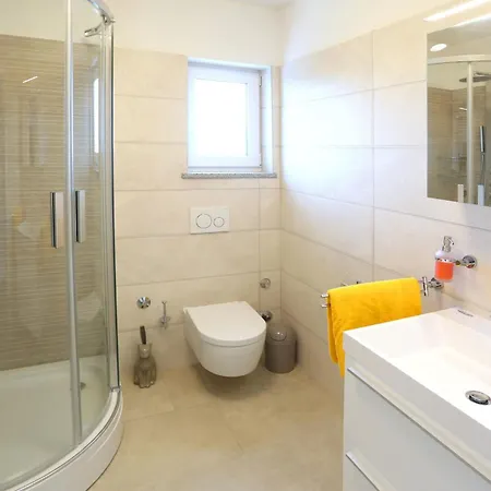 Dragi With Pool, Sauna, & Whirlpool Apartman