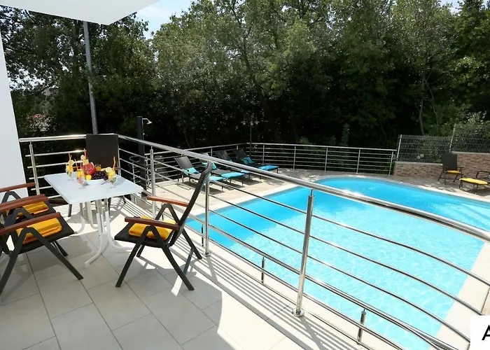 Apartamento Dragi With Pool, Sauna, & Whirlpool