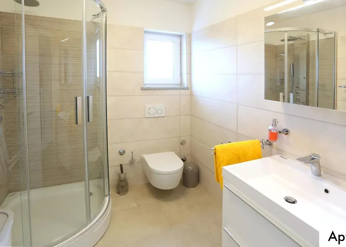 Dragi With Pool, Sauna, & Whirlpool Apartamento