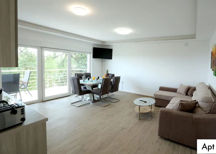 Apartamento Dragi With Pool, Sauna, & Whirlpool Opatija