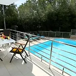 Apartmán Dragi With Pool, Sauna, & Whirlpool