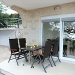 Dragi With Pool, Sauna, & Whirlpool Apartmán