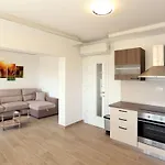 Apartmán Dragi With Pool, Sauna, & Whirlpool *