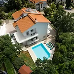 Apartmán Dragi With Pool, Sauna, & Whirlpool Opatija
