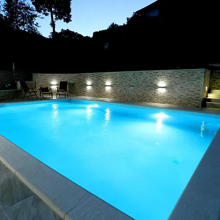 Apartman Dragi With Pool, Sauna, & Whirlpool Abbázia
