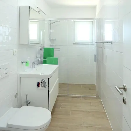 Dragi With Pool, Sauna, & Whirlpool Apartman Abbázia