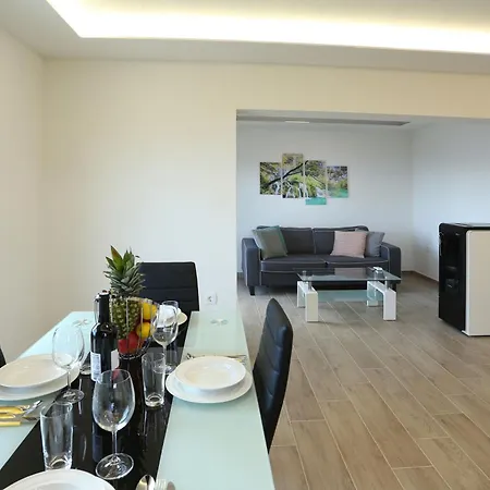 Dragi With Pool, Sauna, & Whirlpool Apartmán Opatija