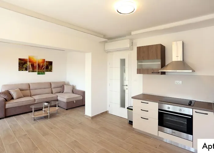 Apartment Dragi With Pool, Sauna, & Whirlpool *