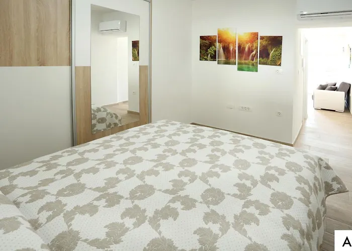 Apartment Dragi With Pool, Sauna, & Whirlpool *