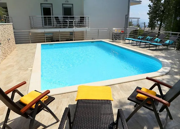 Dragi With Pool, Sauna, & Whirlpool Apartment