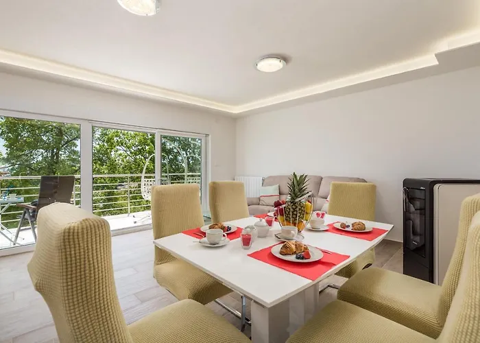 Apartment Dragi With Pool, Sauna, & Whirlpool