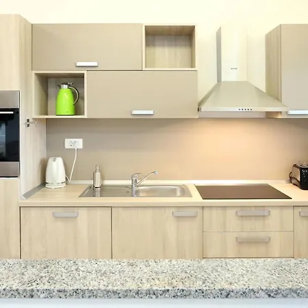 Dragi With Pool, Sauna, & Whirlpool *