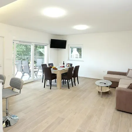 Dragi With Pool, Sauna, & Whirlpool Apartment