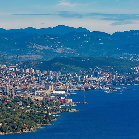 Dragi With Pool, Sauna, & Whirlpool