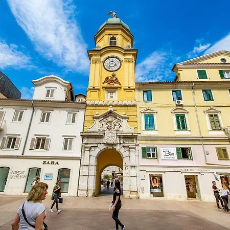 Dragi With Pool, Sauna, & Whirlpool Apartment *