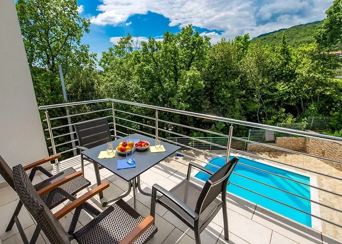 Dragi With Pool, Sauna, & Whirlpool Abbázia