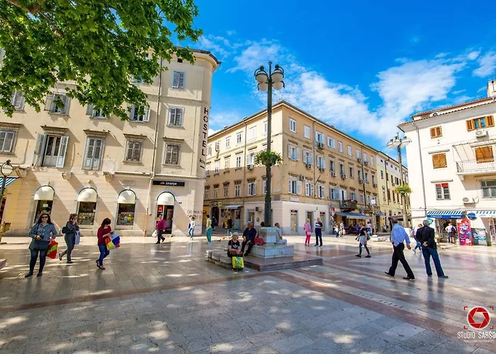 Dragi With Pool, Sauna, & Whirlpool Apartman